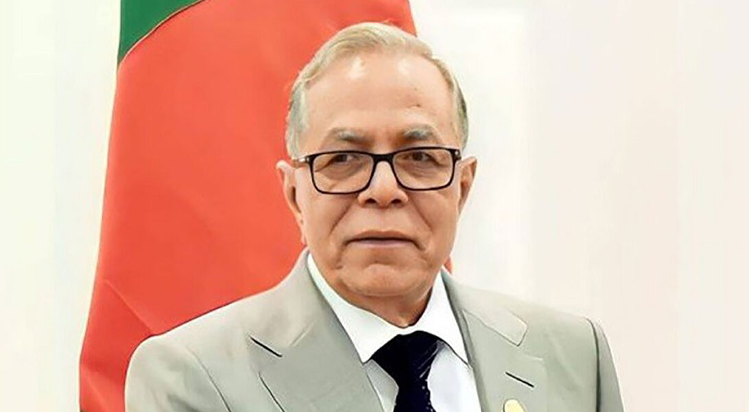 সাবেক প্রেসিডেন্ট আবদুল হামিদ দেশ ছাড়লেন