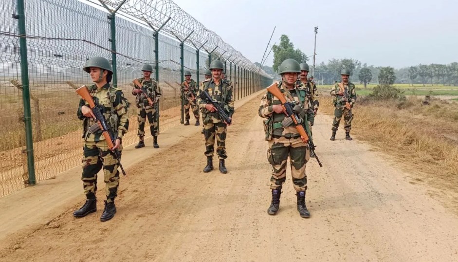 পাকিস্তানের পাশাপাশি বাংলাদেশ সীমান্ত নিয়েও চিন্তিত ভারত