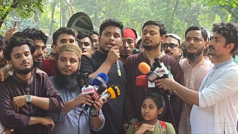 আওয়ামী লীগ নিষিদ্ধের দাবিতে বাদ জুমা বড় জমায়েতের ডাক হাসনাতের