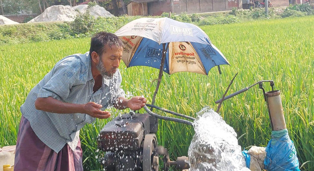 তীব্র তাপপ্রবাহে পুড়ছে রাজশাহী ও চুয়াডাঙ্গা