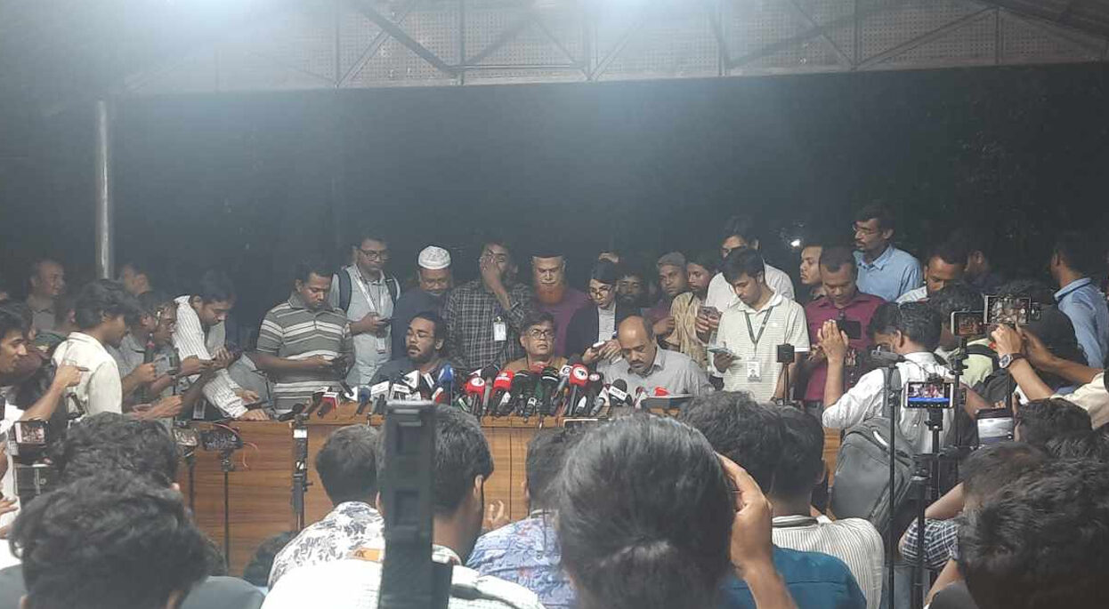 নির্বাচন ৩০ জুনের ওই পারে যাবে না, এতে সবাই সন্তুষ্ট : প্রেস সচিব