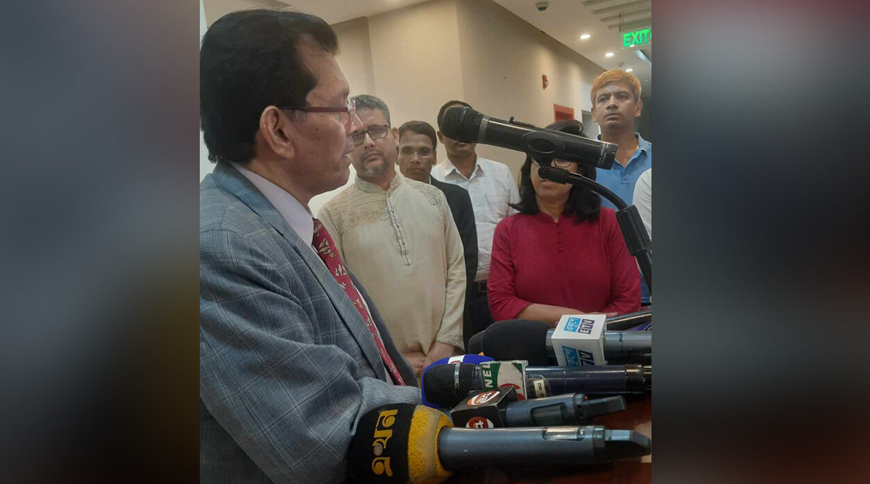 আমরা যার সঙ্গে ইচ্ছা দেখা করব, কে কী বলল যায়-আসে না