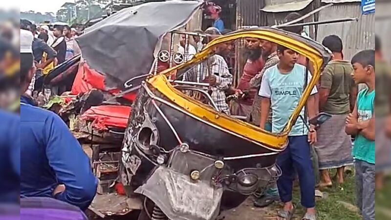 ফরিদপুরে মাহেন্দ্র-বাস মুখোমুখি সংঘর্ষ, নিহত বেড়ে ৫