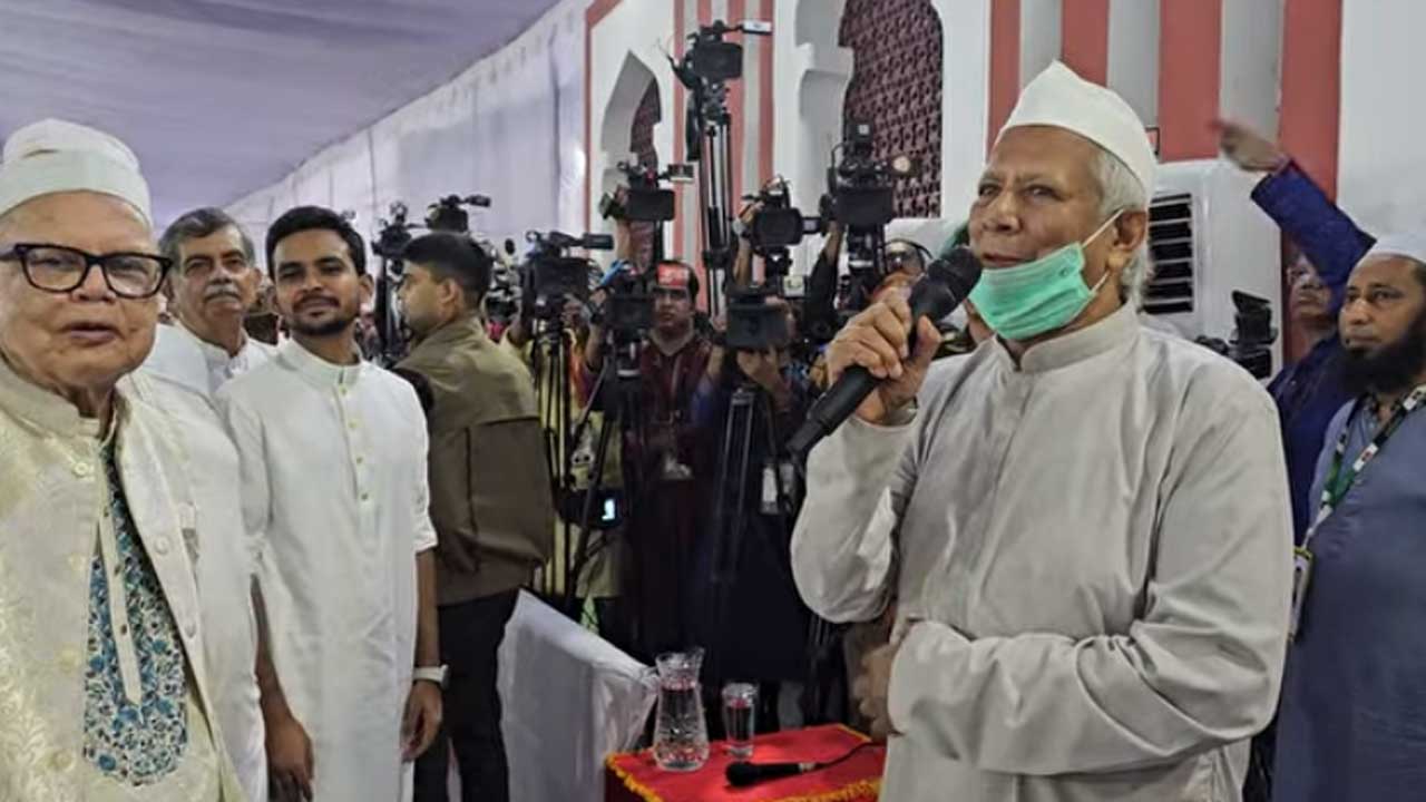 জাতীয় ঈদগাহে ঈদের নামাজ আদায় করলেন প্রধান উপদেষ্টা
