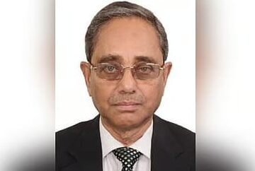 দেশ ছাড়লেন হাসিনার চাচা শেখ কবির