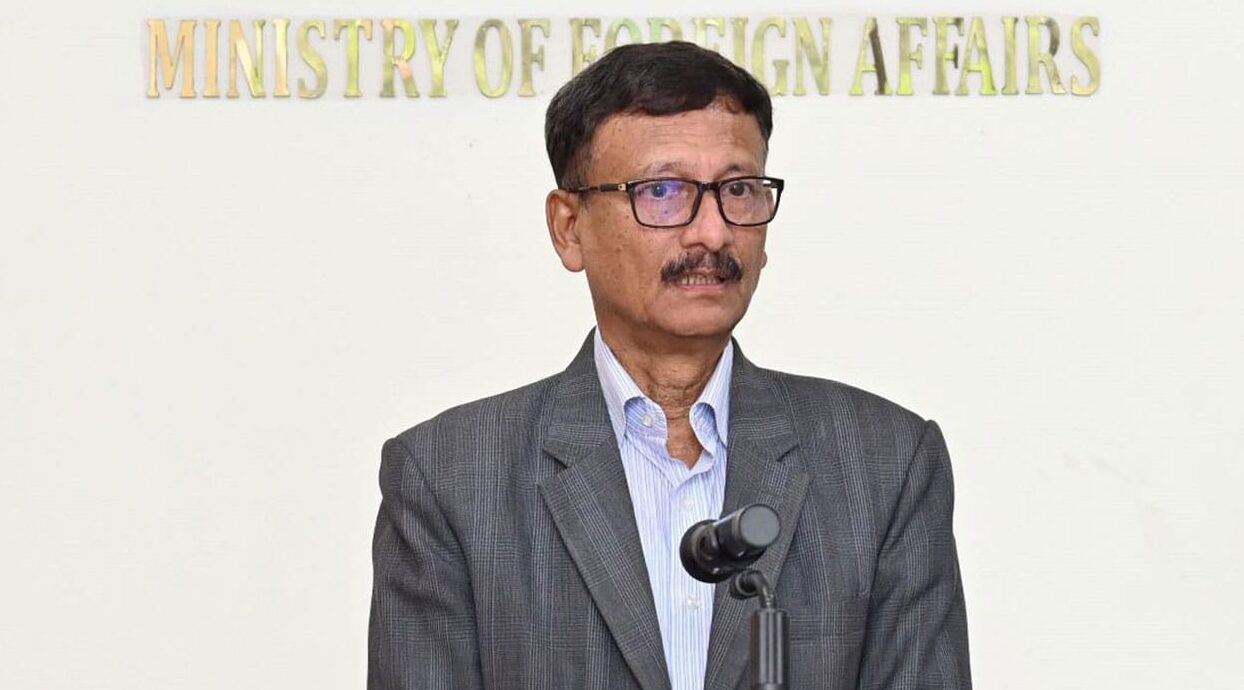 আমরা কোনো জোট করছি না বাংলাদেশ-চীন-পাকিস্তান বৈঠক নিয়ে উপদেষ্টা