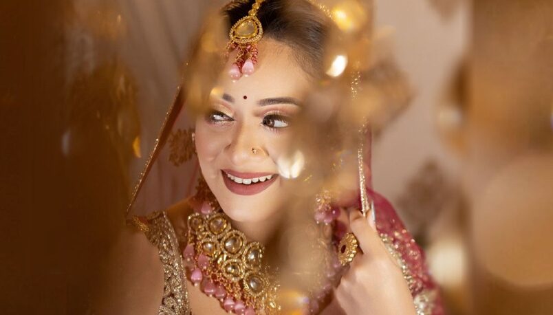 হঠাৎ কনে বেশে দীঘি!