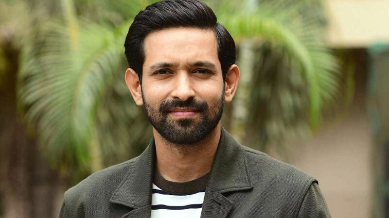 ছেলের ধর্ম পরিচয় দিতে গিয়ে দ্বিধায় ‘টুয়েলভ ফেল ‘অভিনেতা