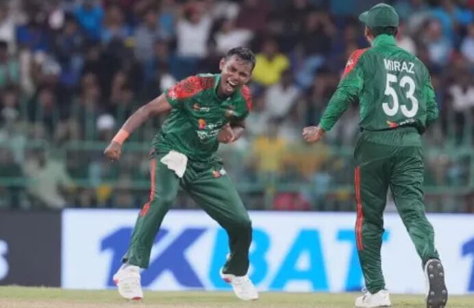 তানভীরের ঘূর্ণিতে থমকে গেল লঙ্কানরা, সমতায় ফিরল বাংলাদেশ
