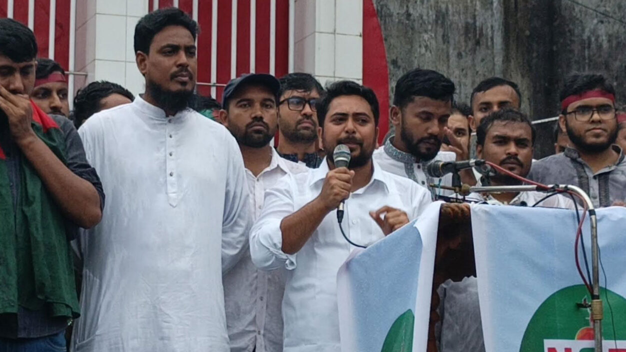 কিছু রাজনৈতিক দল শুধু ক্ষমতা চায়: নাহিদ ইসলাম