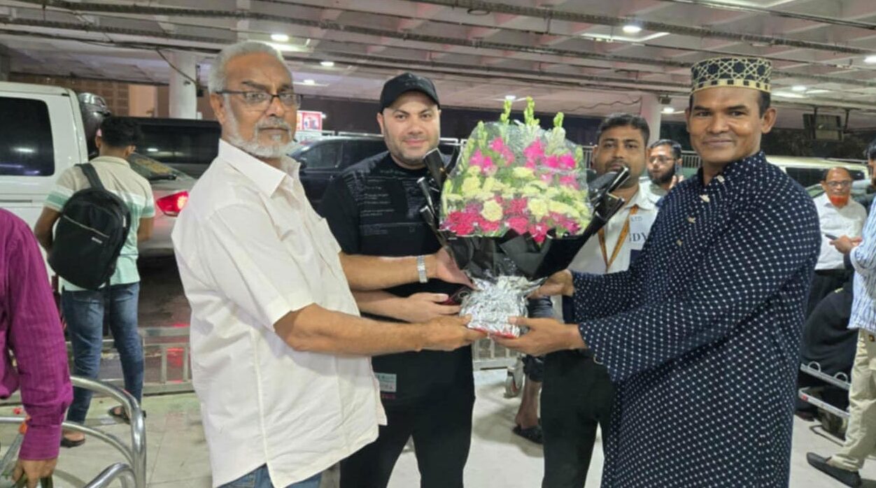 সাঁতারুর পাশাপাশি কোচদেরও শেখাতে চান মিশরীয় কোচ