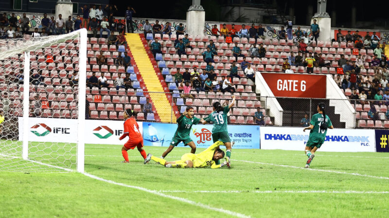 ২ লাল কার্ড, ৫ গোলের ম্যাচে বাংলাদেশের নাটকীয় জয়