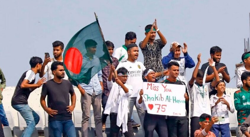 সাকিবের প্ল্যাকার্ড নিয়ে স্টেডিয়ামে যাওয়া যাবে?