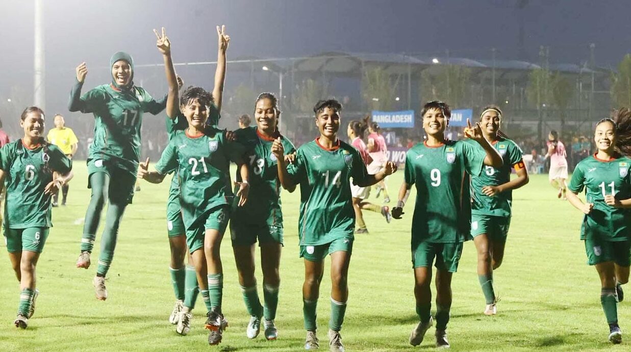 মাঝপথে ভেন্যু বদল, সাড়ে চার ঘণ্টার ম্যাচে জয় বাংলাদেশের