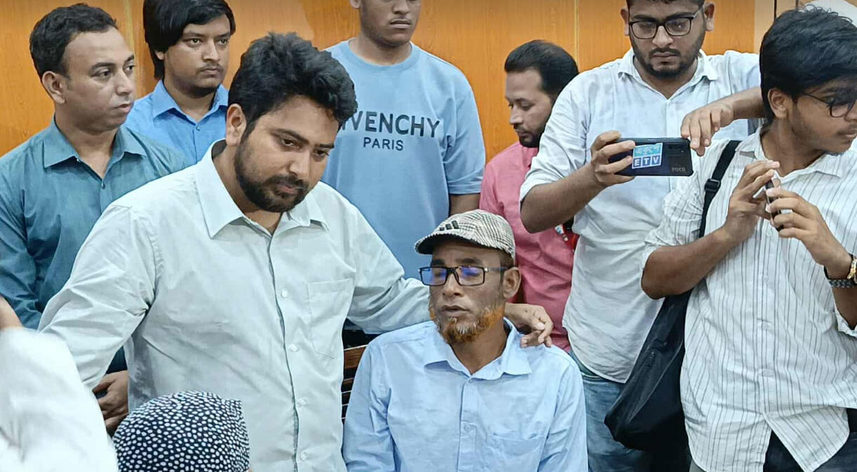 ব্রাহ্মণবাড়িয়ায় শহীদের পরিবারের সঙ্গে মতবিনিময় করলেন নাহিদ ইসলাম