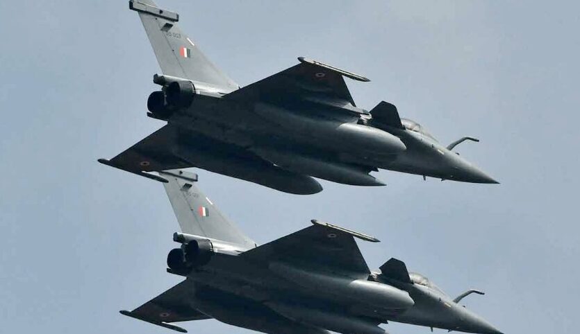 পাকিস্তান সীমান্তের কাছে সামরিক মহড়ার আয়োজন ভারতের