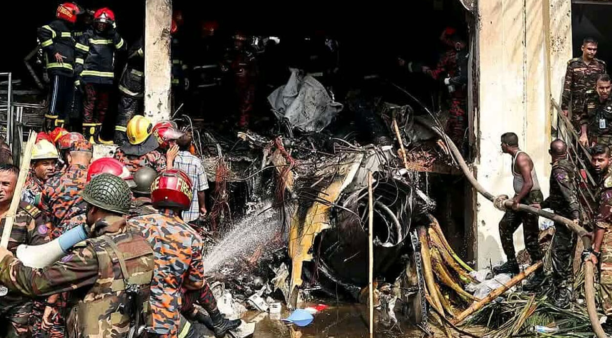 মাইলস্টোনে বিমান দুর্ঘটনায় নিহত বেড়ে ৩৩, হাসপাতালে ৫০ জন
