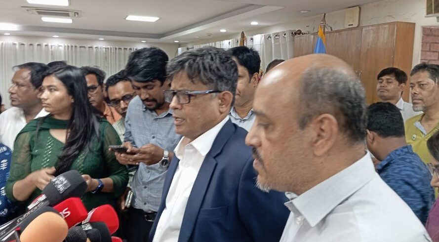 নির্বাচনের জন্য দেড় লাখ পুলিশকে ট্রেনিং দেওয়া হবে