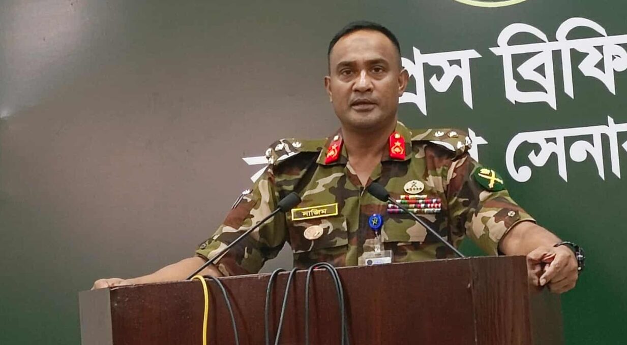 আওয়ামী লীগ কর্মীদের প্রশিক্ষণের অভিযোগ, মেজর সাদিক সেনাবাহিনীর হেফাজতে