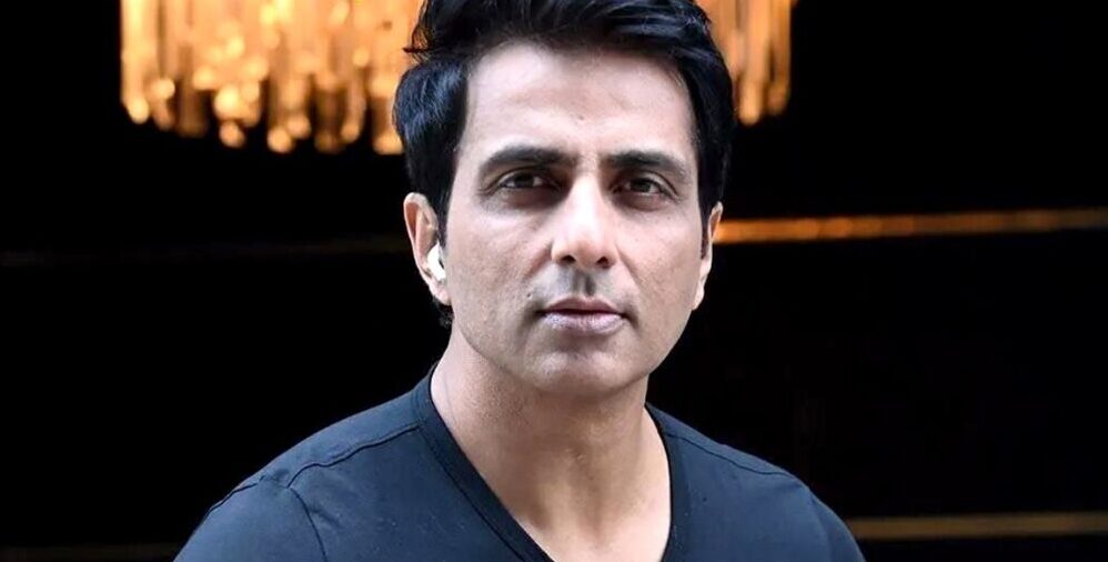 প্রবীণদের জন্য মহৎ উদ্যোগ নিলেন বলিউড অভিনেতা সোনু সুদ