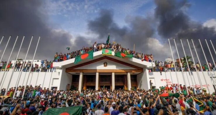 ঐতিহাসিক ৩৬ জুলাই: স্বৈরাচার হাসিনার পলায়নের দিন, ঢাকামুখী জনস্রোত