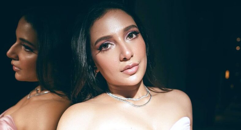 ৫ মিনিট পরপর বাথরুমে গিয়ে কেঁদেছি