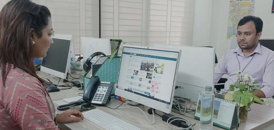 সাংবাদিক নেবে ঢাকা পোস্ট