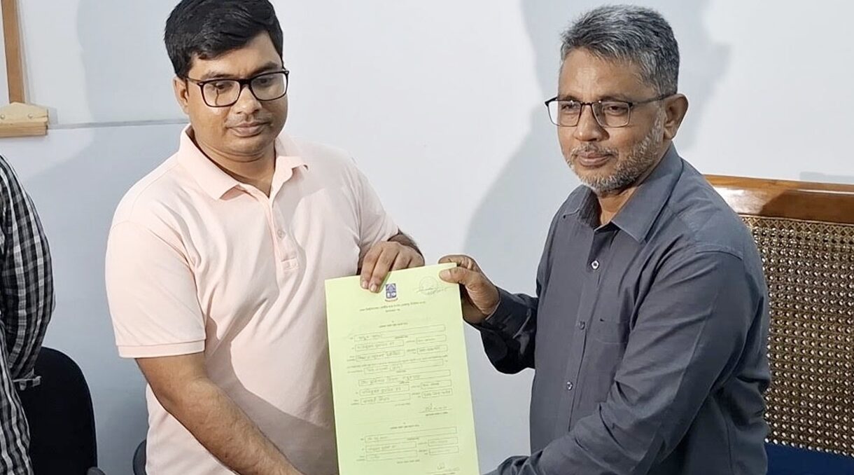 ডাকসুতে সর্বপ্রথম মনোনয়ন ফরম জমা দিলেন সাবেক ছাত্রলীগ নেতা সিজার