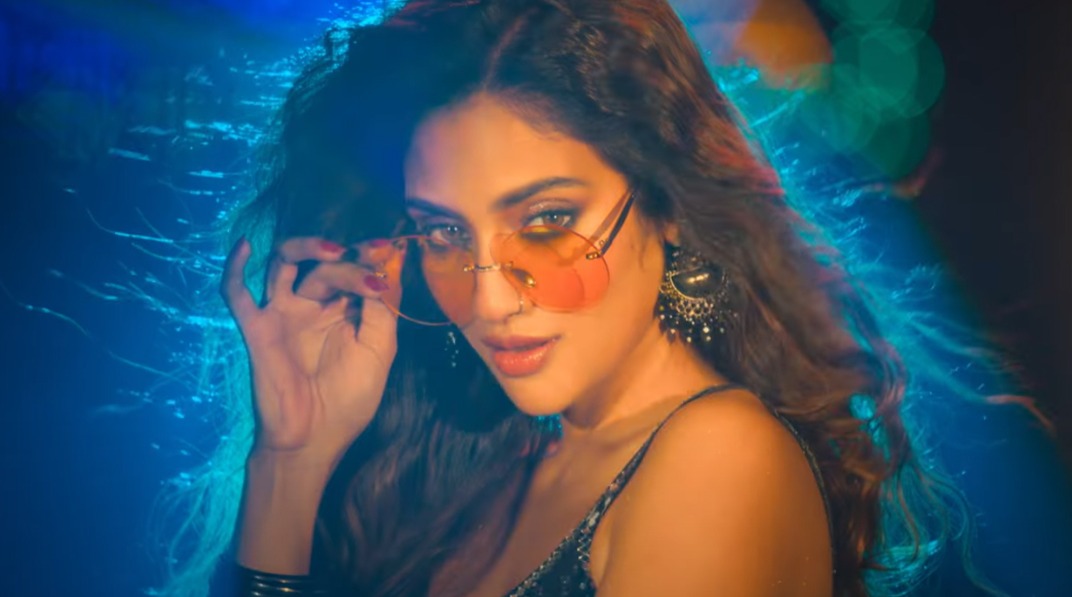আইটেম গানে ঝড় তুললেন নুসরাত জাহান