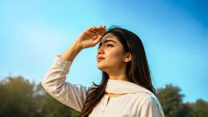 সানস্ক্রিন রোদ থেকে যেভাবে ত্বককে বাঁচায়