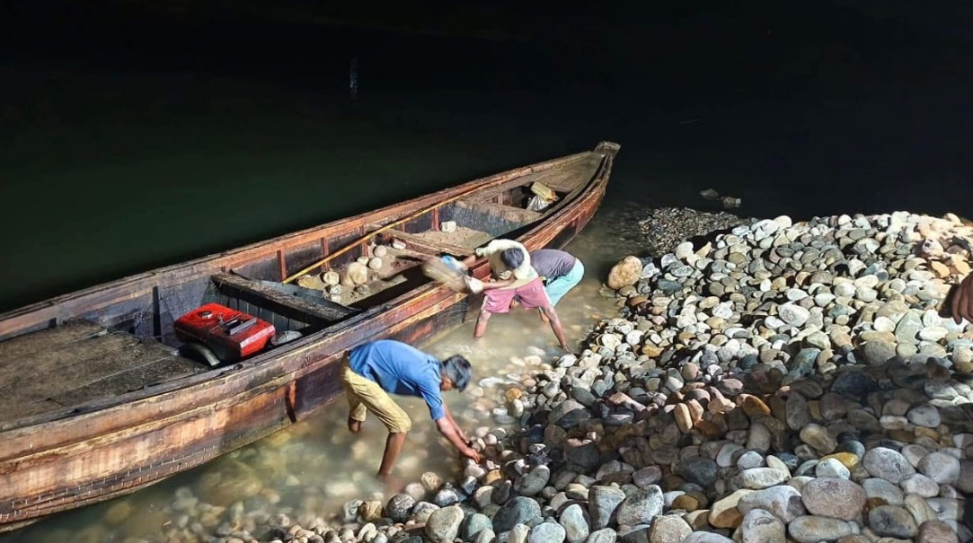 ১৫০০-২০০০ ব্যক্তি ভোলাগঞ্জের পাথর লুট করে : হাইকোর্টে প্রতিবেদন