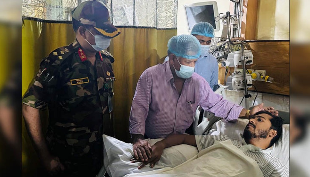 নুরের শারীরিক অবস্থার খোঁজ নিতে ঢামেকে নৌপরিবহন উপদেষ্টা