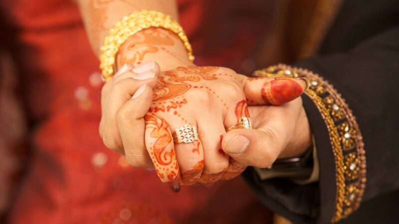 নামাজ না পড়া ব্যক্তি বিয়েতে সাক্ষী দিতে পারবেন?