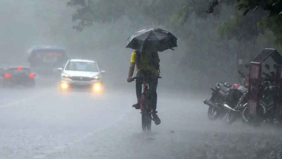 সারাদেশে বজ্রসহ বৃষ্টির আভাস