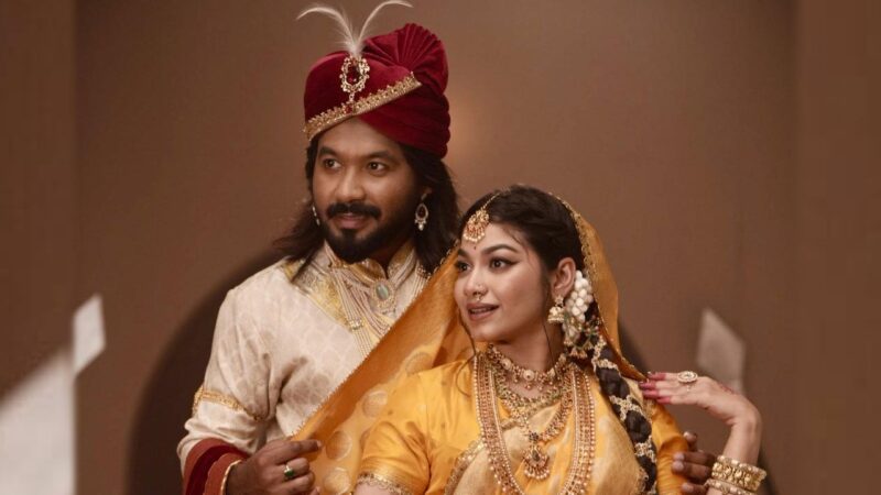 হঠাৎ রাজকীয় লুকে পলাশ-ইভানা!