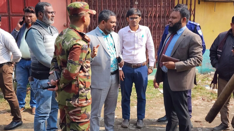 গোপনে বিপুল পরিমাণ সার মজুদ, সেনাবাহিনীর অভিযান