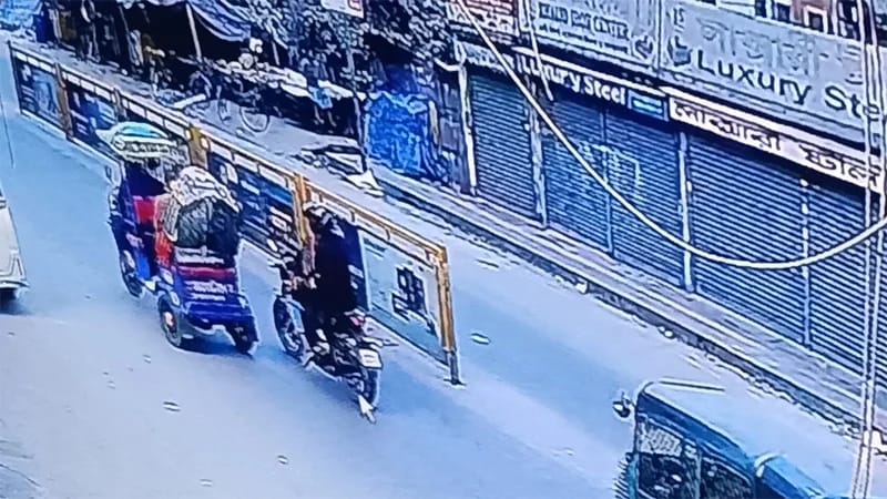 প্রত্যক্ষদর্শীর বর্ণনা ও সিসিটিভির ফুটেজে যা দেখা গেল