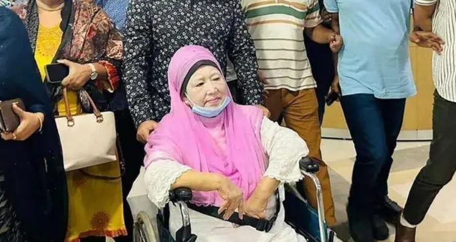 মৃত ঘোষণার সময় তারেক রহমানসহ যারা ছিলেন বেগম জিয়ার পাশে