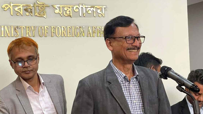 পাকিস্তানের সঙ্গে সম্পর্ক উন্নত করার চেষ্টা চলছে: পররাষ্ট্র উপদেষ্টা