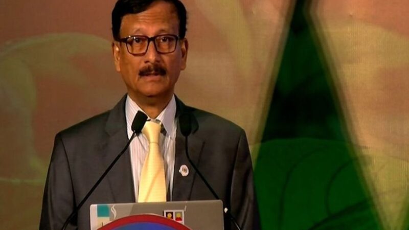 দেশে হিসাবরক্ষণের কারচুপির মাধ্যমে বিপুল অর্থ লুটপাট হয়েছে: পররাষ্ট্র উপদেষ্টা