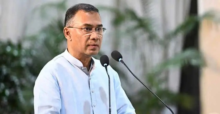 বাড়ির দরজা খুলেই প্রধানমন্ত্রী বললেন, ‘চলেন যুদ্ধে যাই’
