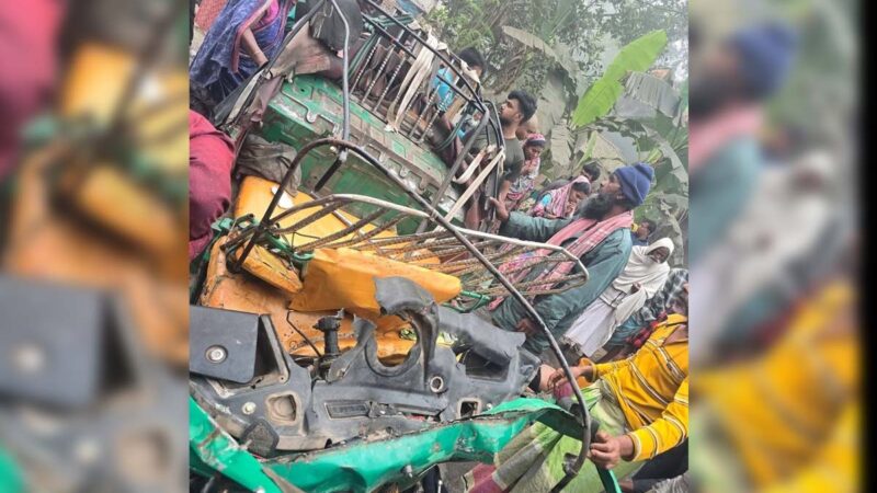 রাজশাহীতে অটোরিকশা-ভটভটির সংঘর্ষ, নিহত ৩