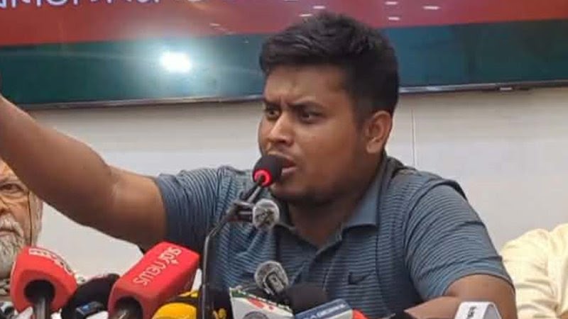 সংস্কার থেকে পিছিয়ে গেলে ফের অভ্যুত্থানের হুঁশিয়ারি হাসনাতের