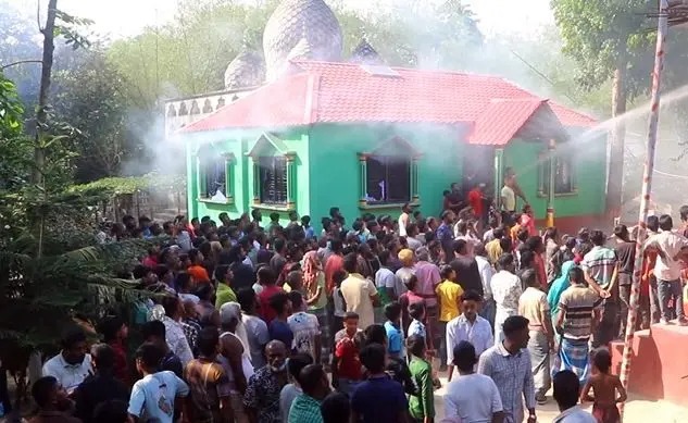 কুষ্টিয়ায় ‘দরবারে’ হামলা চালিয়ে কথিত পীরকে হত্যা: কী হয়েছিল সেখানে?