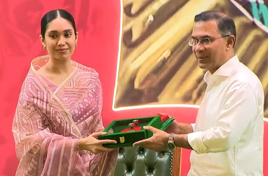 খালেদা জিয়ার পক্ষে স্বাধীনতা পুরস্কার নিলেন নাতনি জাইমা রহমান
