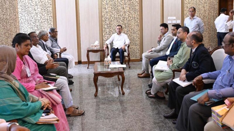 বই পড়ার অভ্যাস গড়তে সরকারের সঙ্গে কাজ করবে বিশ্বসাহিত্য কেন্দ্র