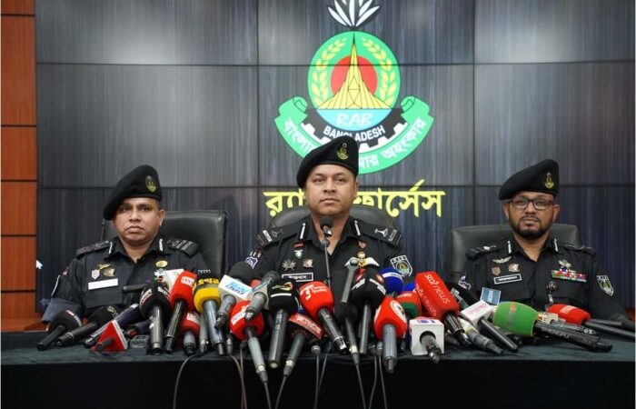 কুমিল্লায় সিএনজিতে তুলে কাস্টমস কর্মকর্তা খুন, গ্রেপ্তার ৫
