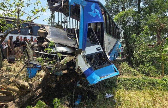 চট্টগ্রাম-কক্সবাজার মহাসড়কে দুই বাসের সংঘর্ষ, নিহত ৪