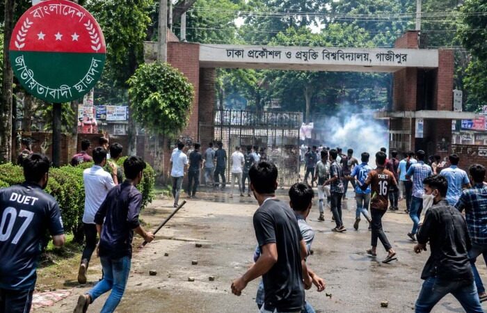 ডুয়েটে ভিসি প্রত্যাখ্যান আন্দোলনে ছাত্রদলের হামলা, ১৫ শিক্ষার্থী আহত
