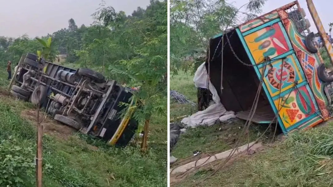 ঢাকা-টাঙ্গাইল মহাসড়কে ট্রাক উল্টে নিহত ১৫